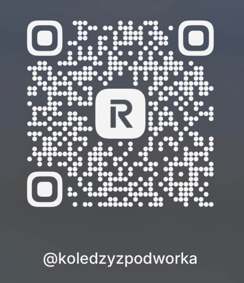 REVOLUT QR KOLEDZY Z PODWÓRKA